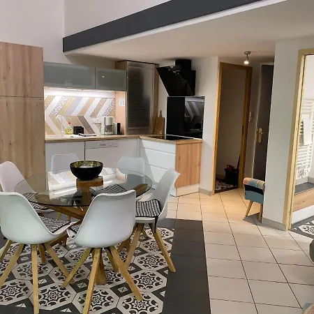 Appartement Cosy 1 - Camping Les Ecureuils شقة *